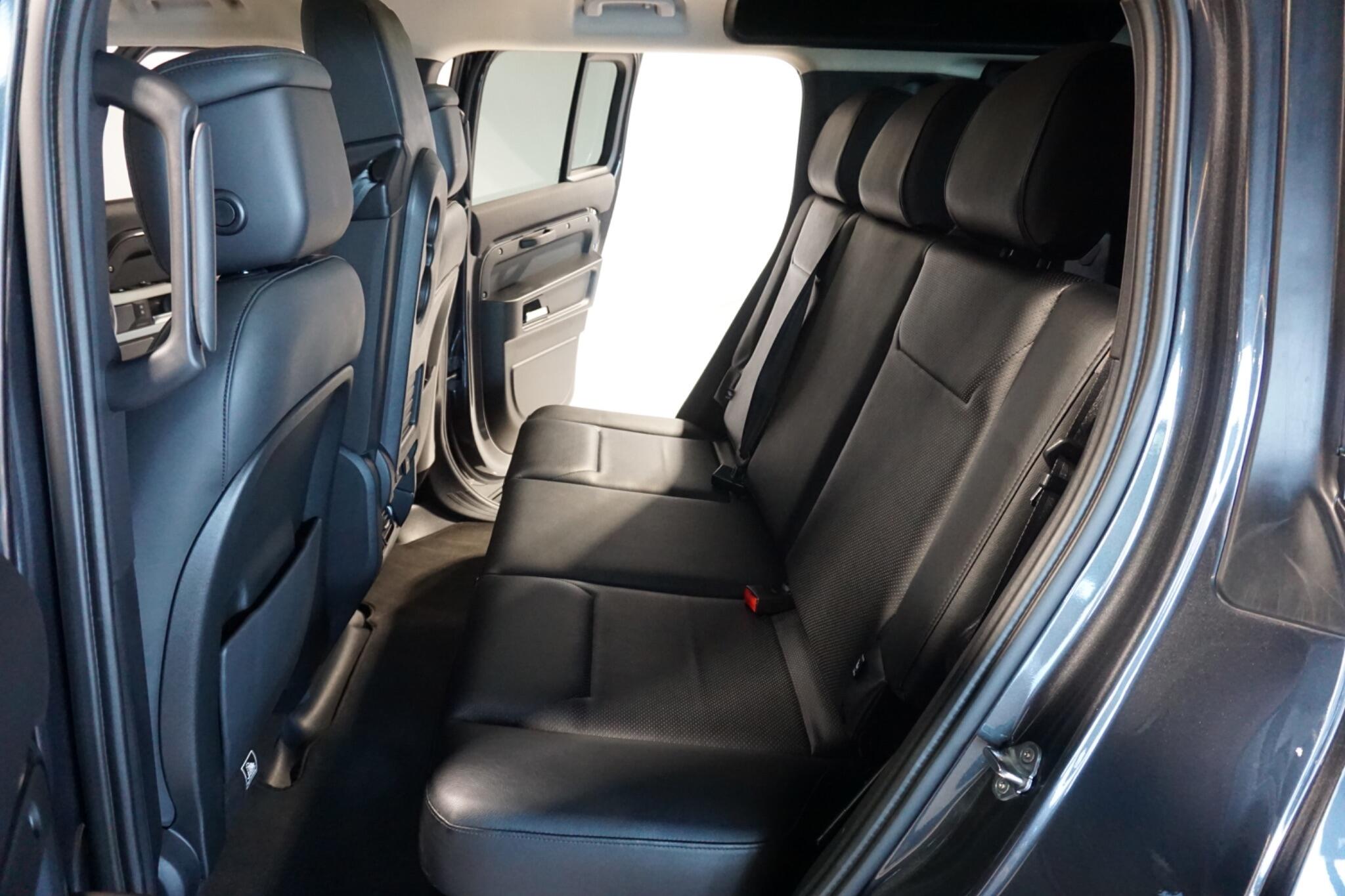 Land Rover Defender 110 3.0 D300 MHEV HSE Hard Top SUV 5dr Diesel Auto 4WD MWB Euro 6 (s/s) (300 ps)